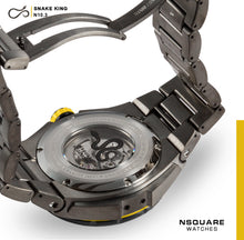 將圖片載入圖庫檢視器 NSQUARE SnakeKing Automatic Watch-46mm N10.3 Gray/Yellow/GrayBracelet|蛇皇系列 自動表-46毫米 N10.3 灰/黃/灰錶鍊帶